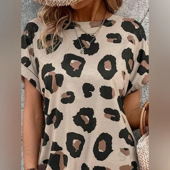 Leopard Short Sleeve Dress with Pockets - Picture 3 of 9